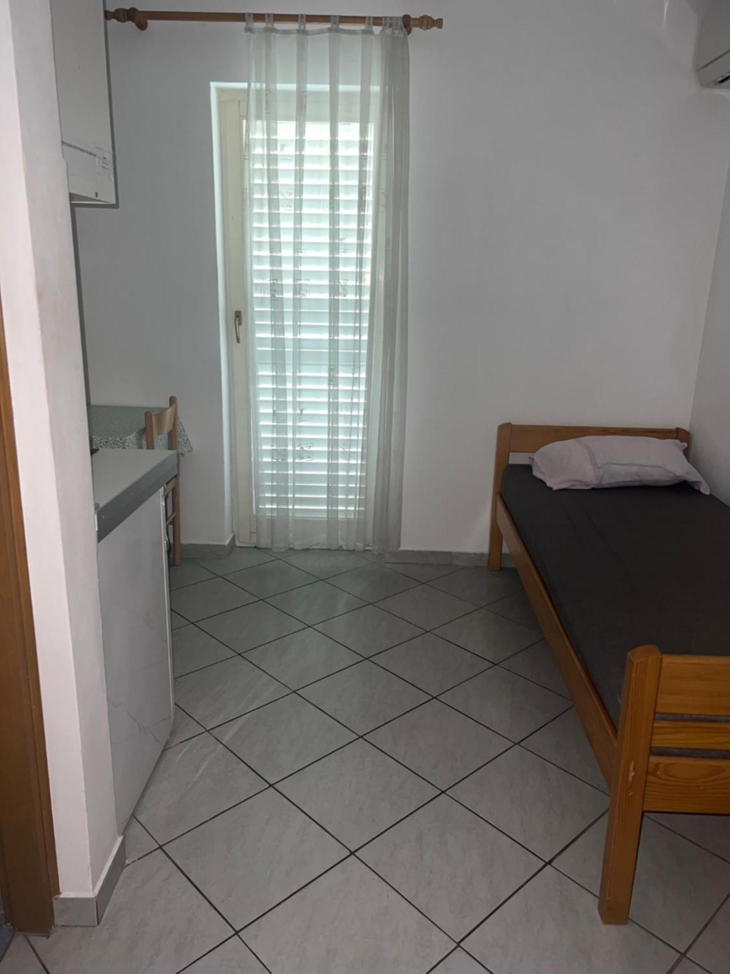 Apartments Svekric Novalja Ngoại thất bức ảnh